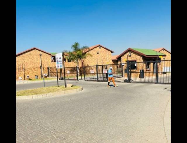 2 BEDROOM APARTMENT FOR SALE IN WITFIELD